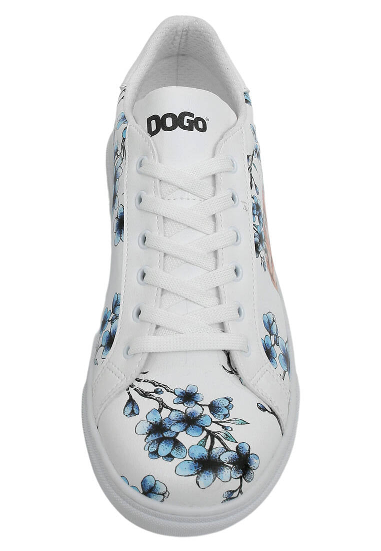 White sneakers women