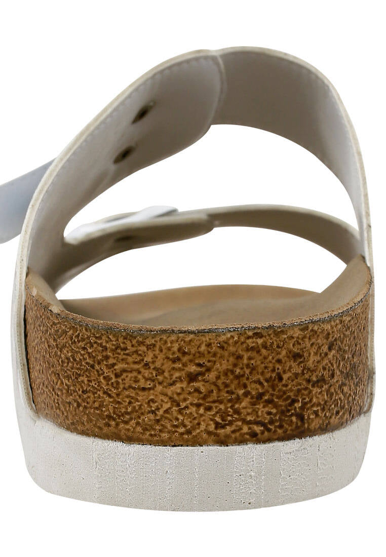 Vegan cushioned sandals