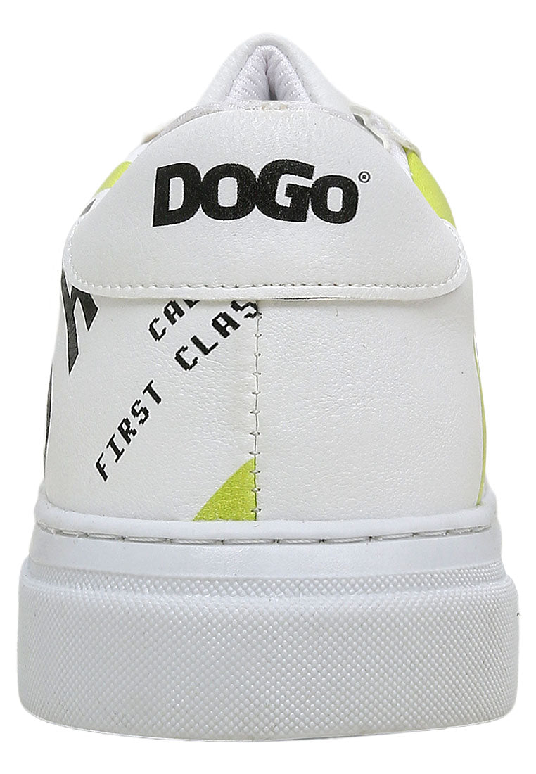 Comfortable wide sneakers