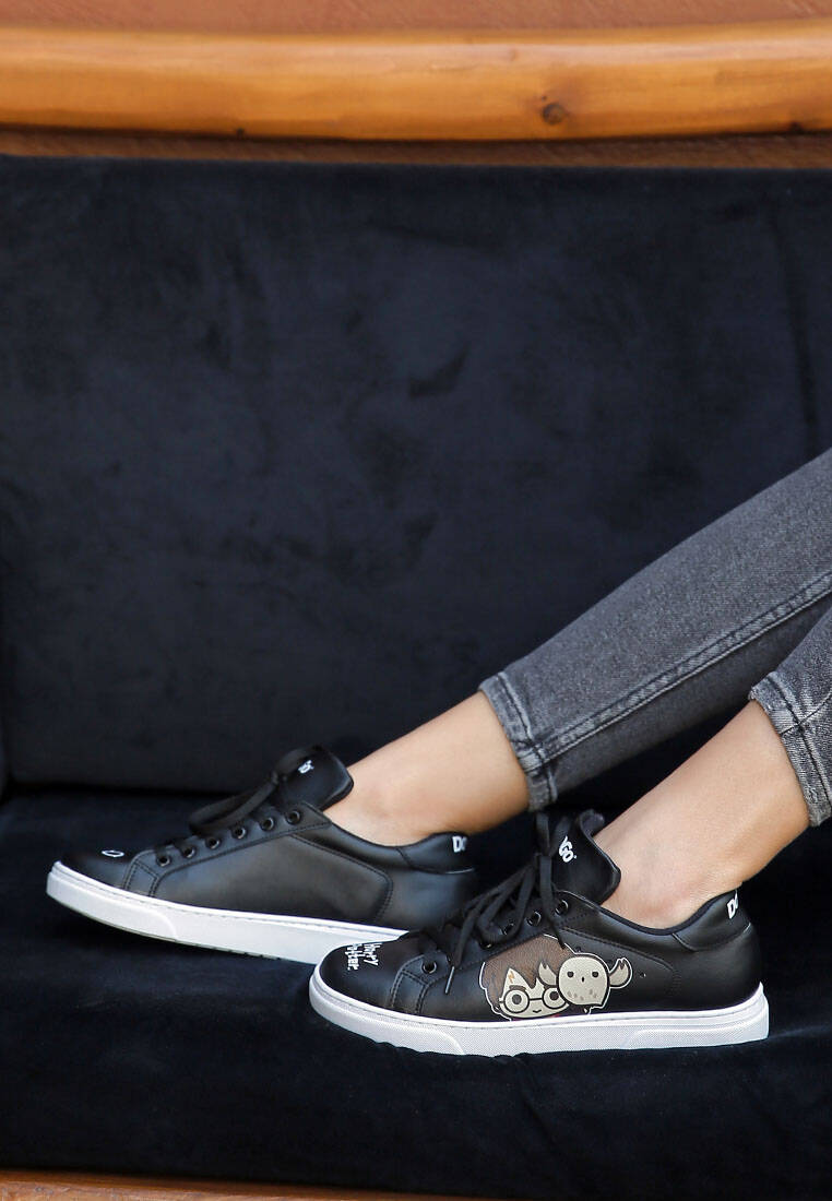 Casual black vegan leather sneakers women